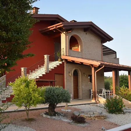 Ciliegia Rossa アパートホテル